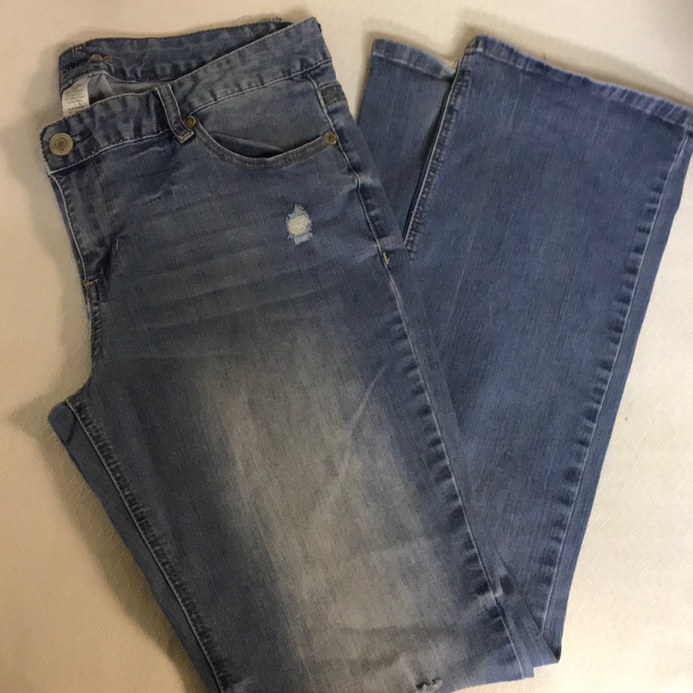 Maurices distressed jeans